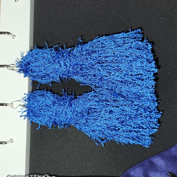 Handmade Shredded Yarn - Picture 2 of 3